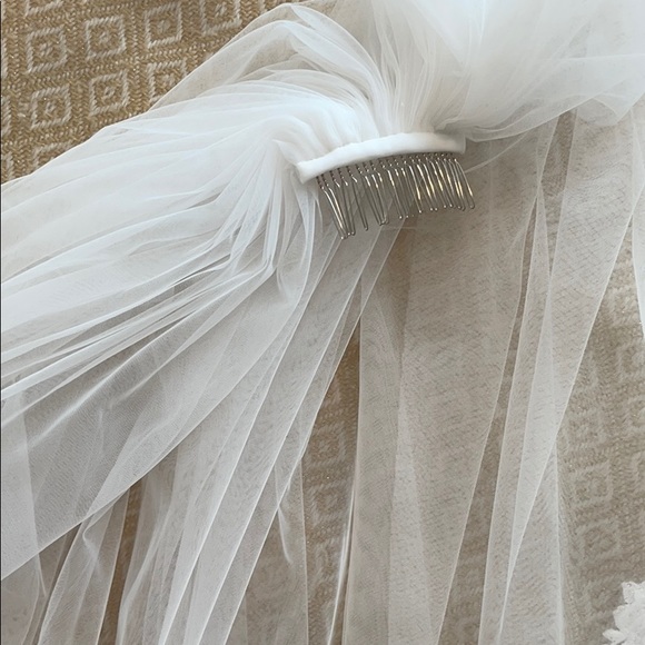 Vintage Lace Royal Wedding Veil - Picture 5 of 8